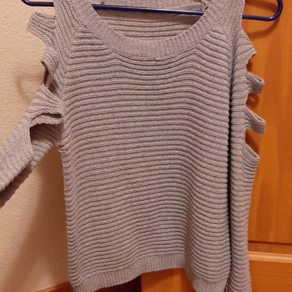 Sweater, grey.